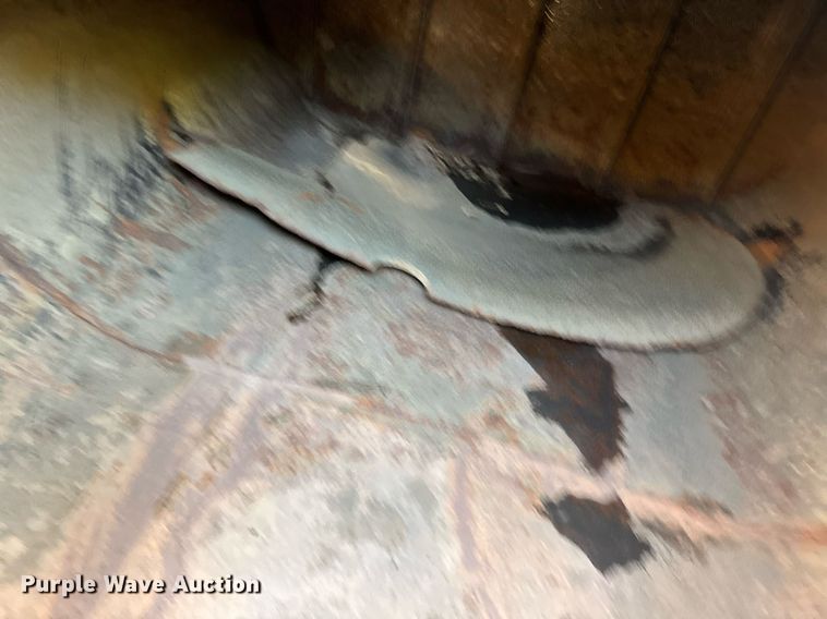 image for item EE7673 1985 Western Star water truck