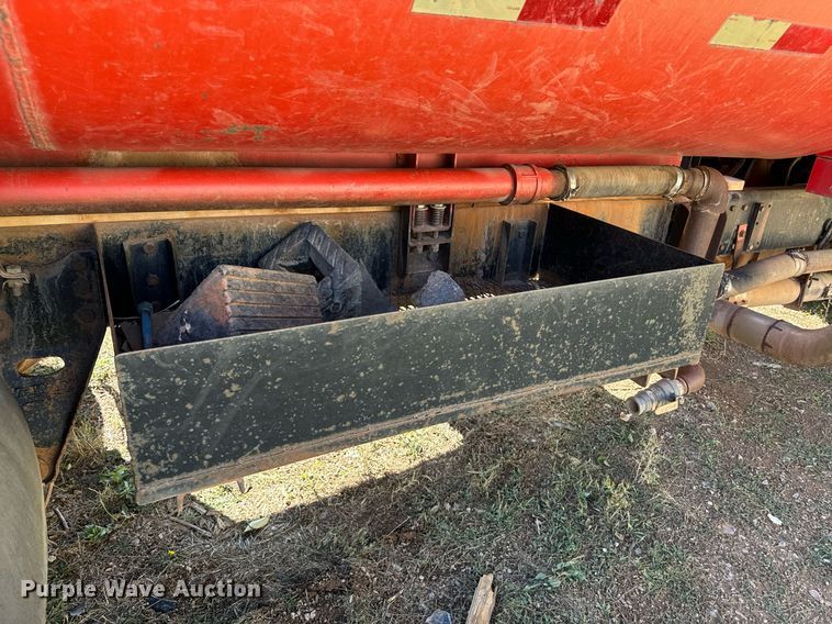 image for item EE7673 1985 Western Star water truck