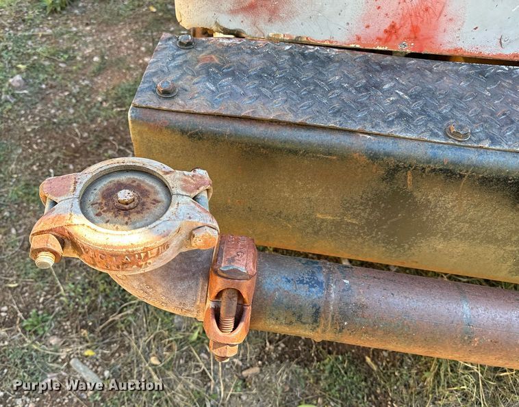 image for item EE7673 1985 Western Star water truck