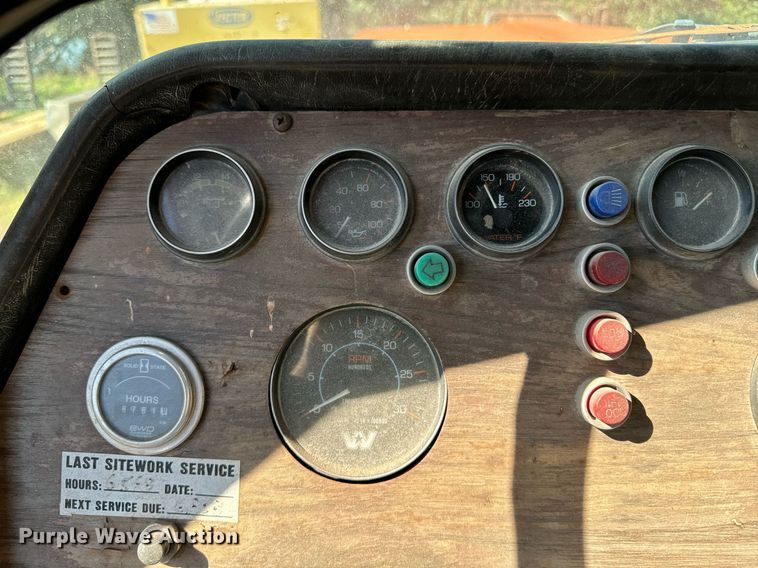 image for item EE7673 1985 Western Star water truck