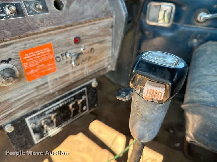 image for item EE7673 1985 Western Star water truck