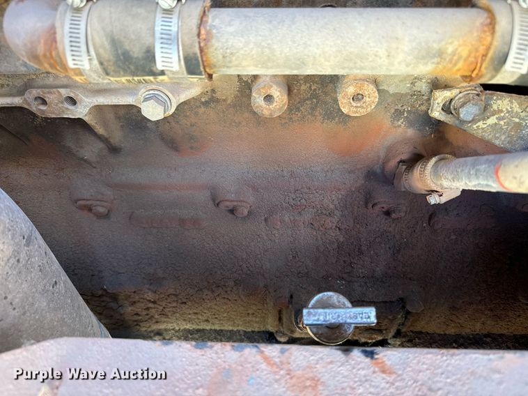 image for item EE7673 1985 Western Star water truck