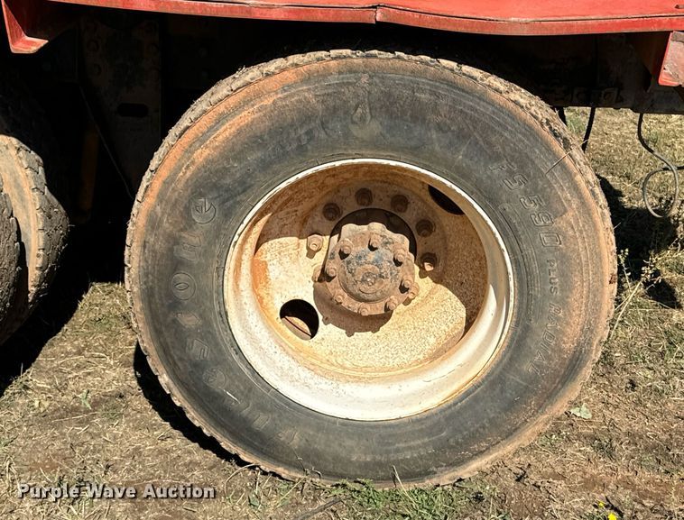 image for item EE7673 1985 Western Star water truck
