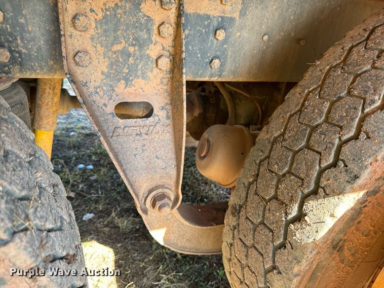 image for item EE7673 1985 Western Star water truck