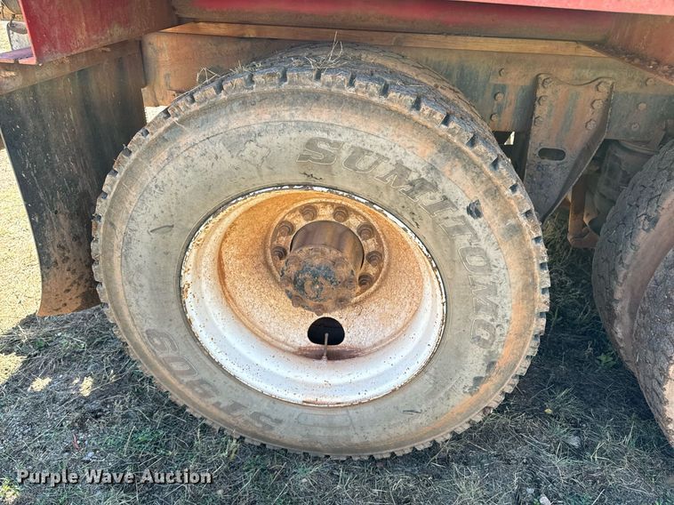 image for item EE7673 1985 Western Star water truck