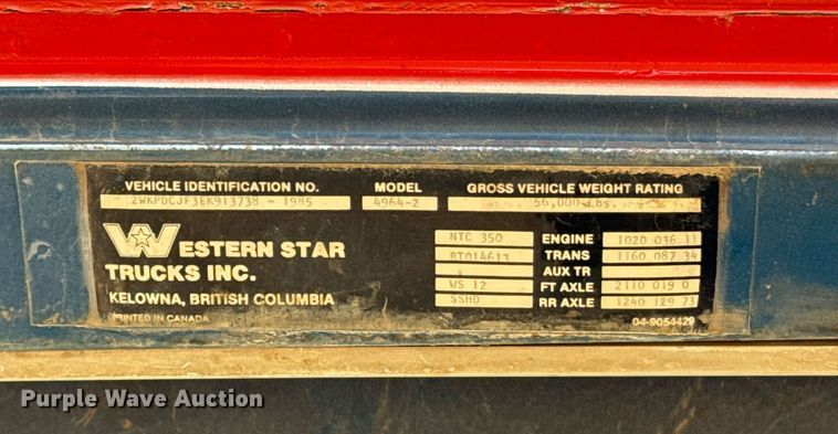 image for item EE7673 1985 Western Star water truck