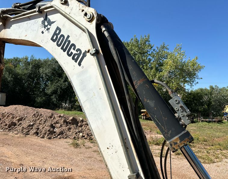 image for item EE7674 2006 Bobcat 442C mini excavator