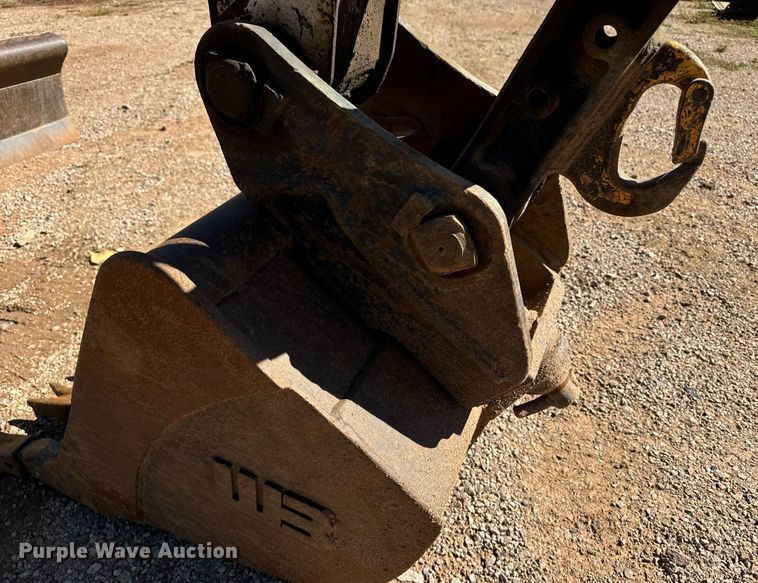 image for item EE7674 2006 Bobcat 442C mini excavator