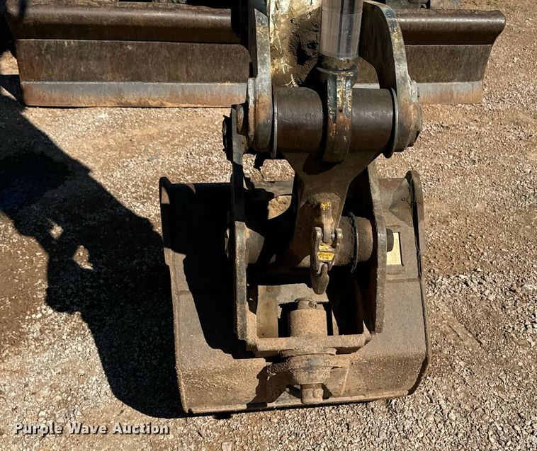 image for item EE7674 2006 Bobcat 442C mini excavator