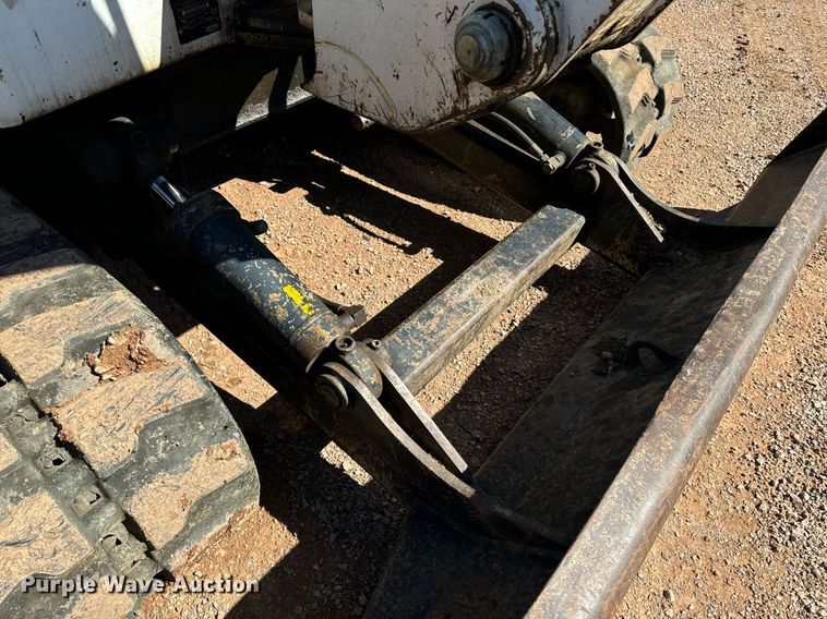 image for item EE7674 2006 Bobcat 442C mini excavator