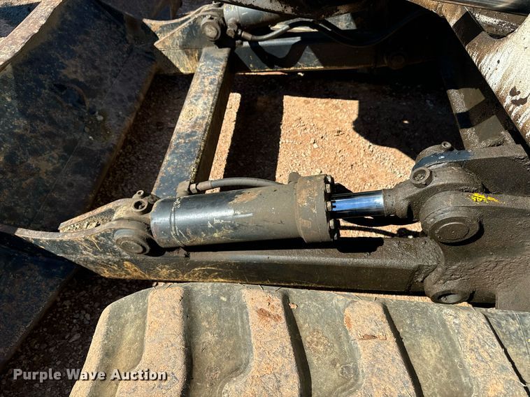 image for item EE7674 2006 Bobcat 442C mini excavator