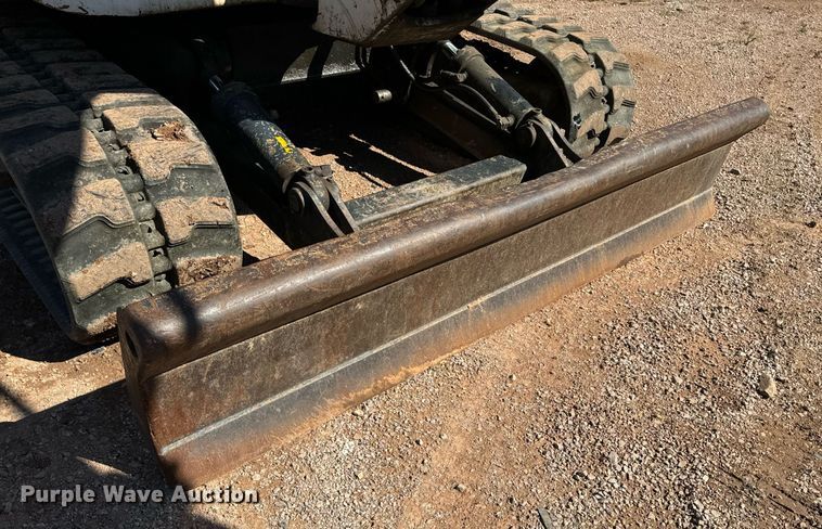 image for item EE7674 2006 Bobcat 442C mini excavator