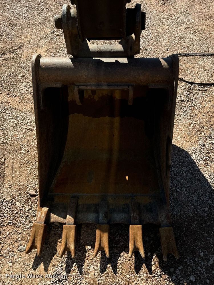 image for item EE7674 2006 Bobcat 442C mini excavator