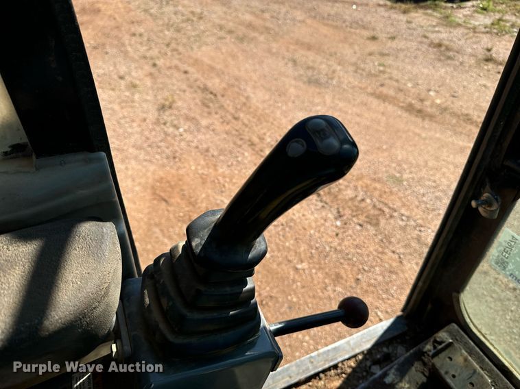 image for item EE7674 2006 Bobcat 442C mini excavator