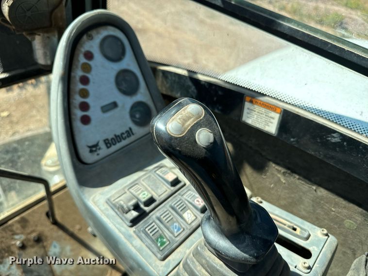 image for item EE7674 2006 Bobcat 442C mini excavator