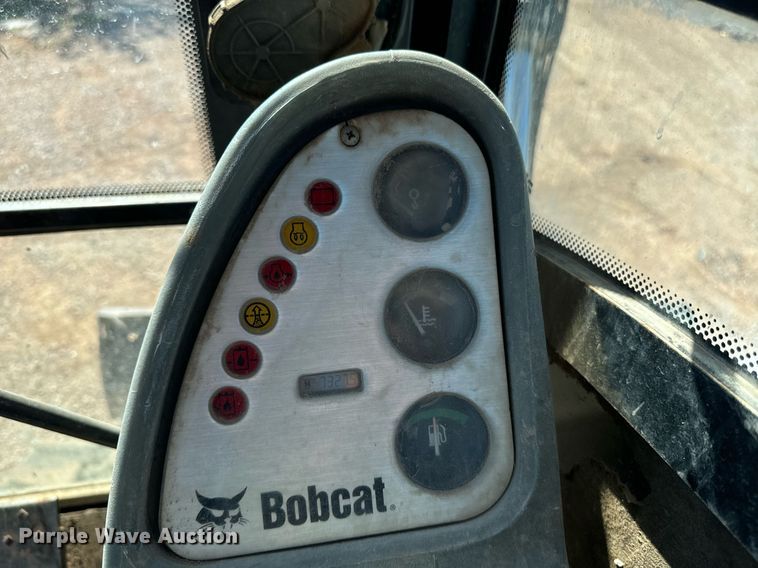 image for item EE7674 2006 Bobcat 442C mini excavator