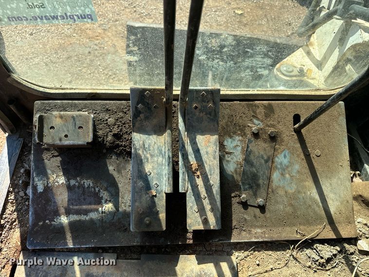 image for item EE7674 2006 Bobcat 442C mini excavator