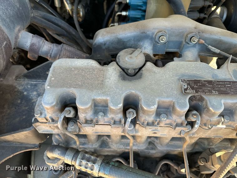 image for item EE7674 2006 Bobcat 442C mini excavator