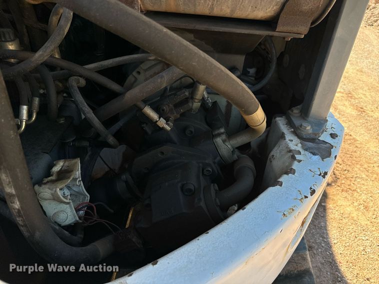 image for item EE7674 2006 Bobcat 442C mini excavator