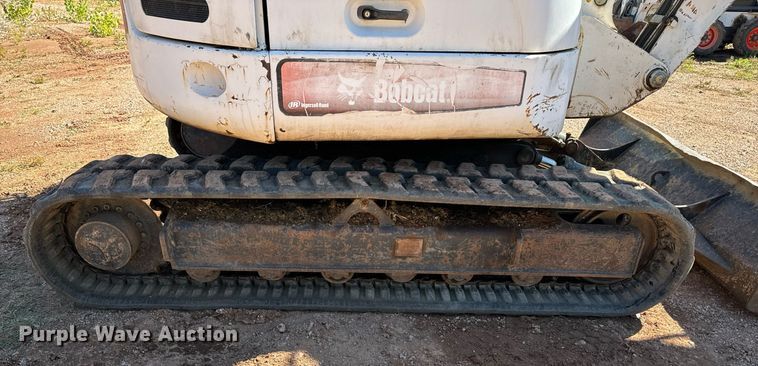 image for item EE7674 2006 Bobcat 442C mini excavator