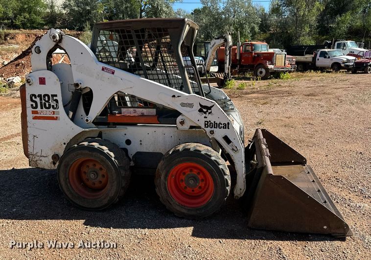 image for item EE7679 2004 Bobcat S185 skid steer loader