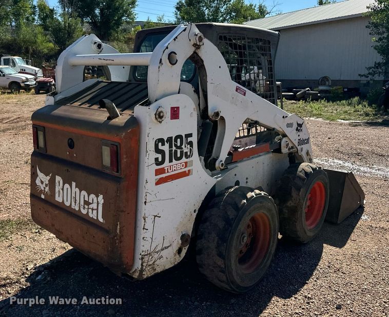 image for item EE7679 2004 Bobcat S185 skid steer loader