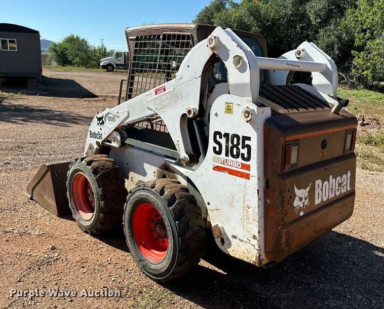 image for item EE7679 2004 Bobcat S185 skid steer loader