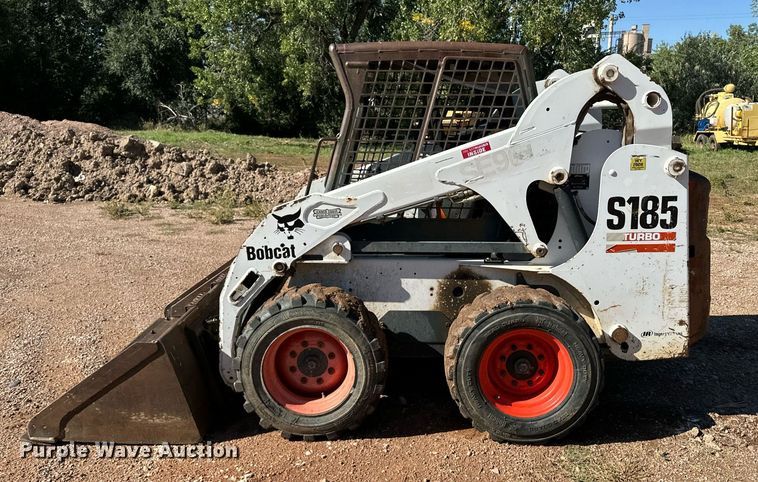 image for item EE7679 2004 Bobcat S185 skid steer loader