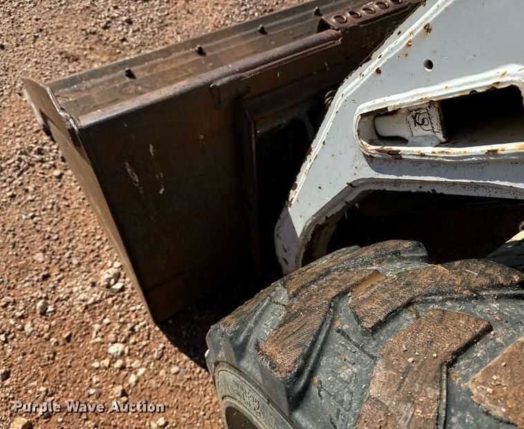 image for item EE7679 2004 Bobcat S185 skid steer loader