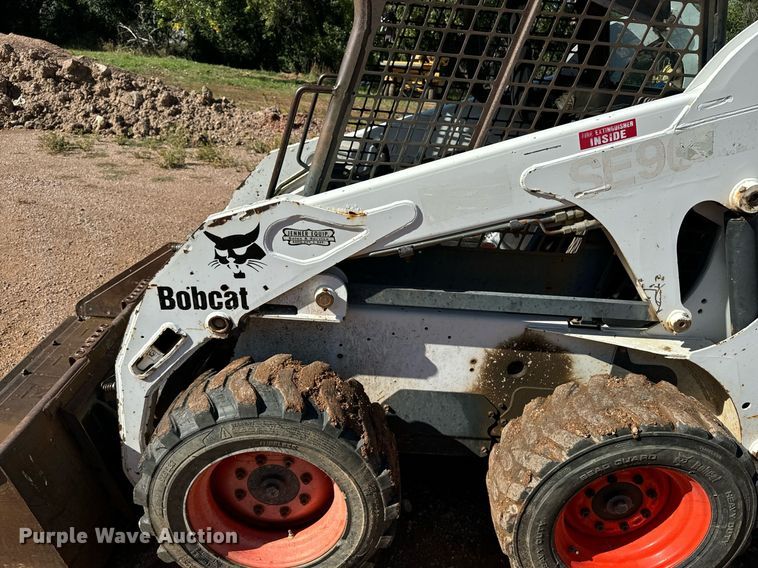 image for item EE7679 2004 Bobcat S185 skid steer loader