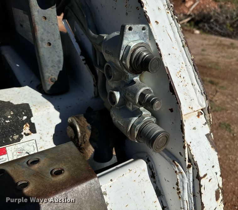 image for item EE7679 2004 Bobcat S185 skid steer loader