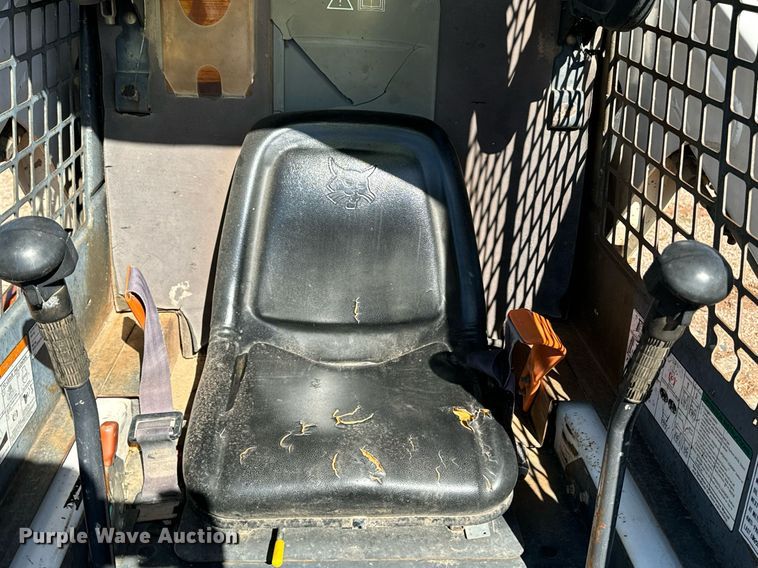 image for item EE7679 2004 Bobcat S185 skid steer loader