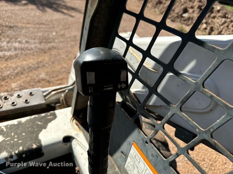 image for item EE7679 2004 Bobcat S185 skid steer loader