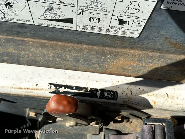 image for item EE7679 2004 Bobcat S185 skid steer loader