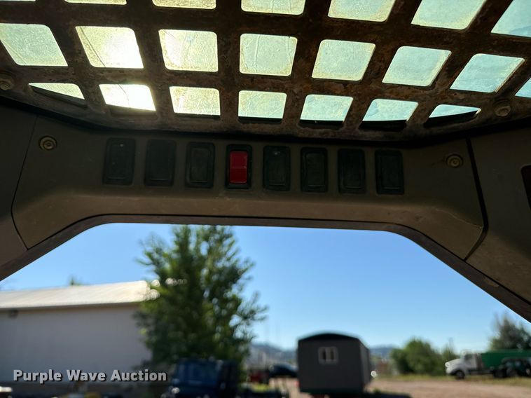 image for item EE7679 2004 Bobcat S185 skid steer loader