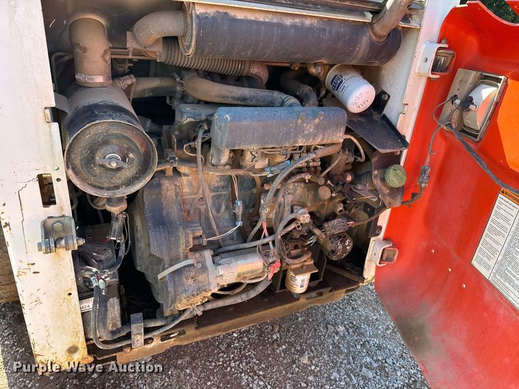 image for item EE7679 2004 Bobcat S185 skid steer loader