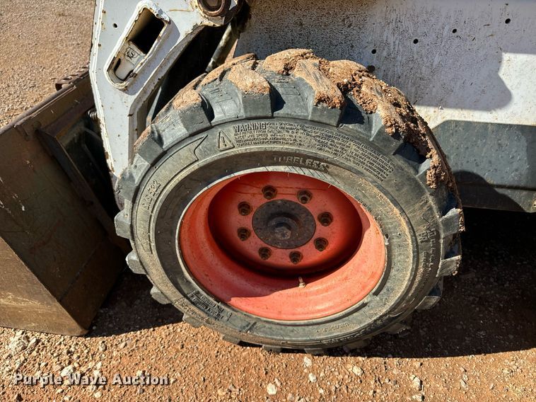 image for item EE7679 2004 Bobcat S185 skid steer loader