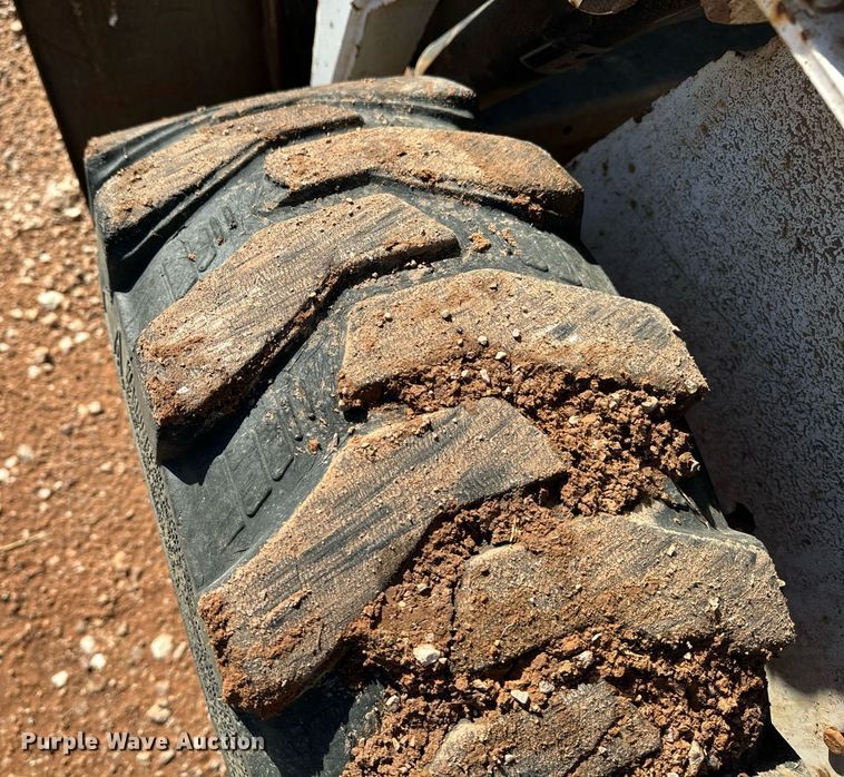 image for item EE7679 2004 Bobcat S185 skid steer loader