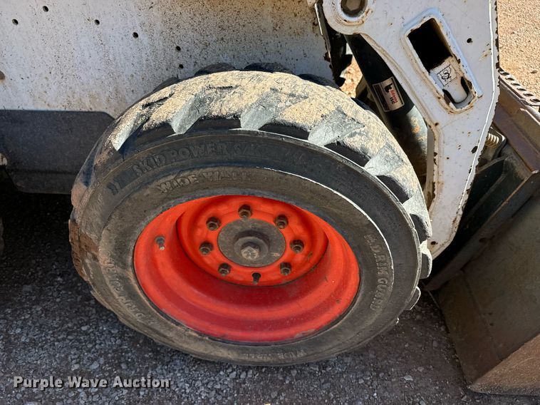 image for item EE7679 2004 Bobcat S185 skid steer loader