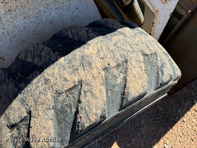 image for item EE7679 2004 Bobcat S185 skid steer loader