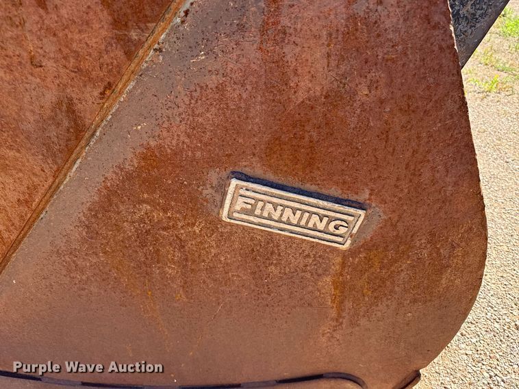 image for item EE7680 Finning excavator bucket