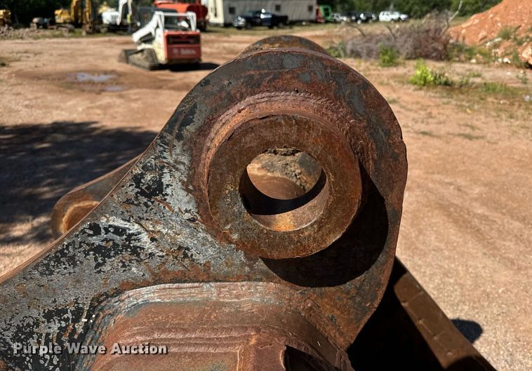 image for item EE7680 Finning excavator bucket