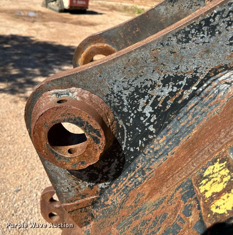 image for item EE7680 Finning excavator bucket