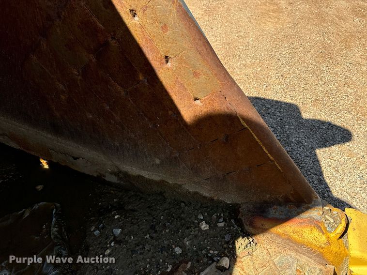 image for item EE7680 Finning excavator bucket