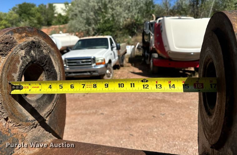 image for item EE7680 Finning excavator bucket