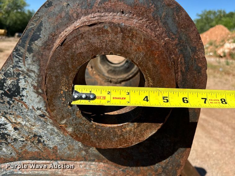 image for item EE7680 Finning excavator bucket