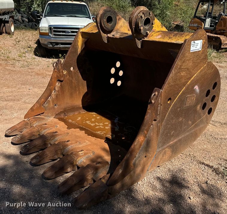 image for item EE7681 Caterpillar excavator bucket