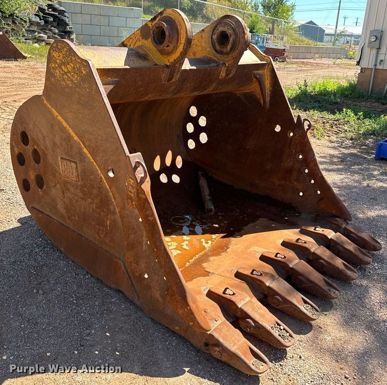image for item EE7681 Caterpillar excavator bucket