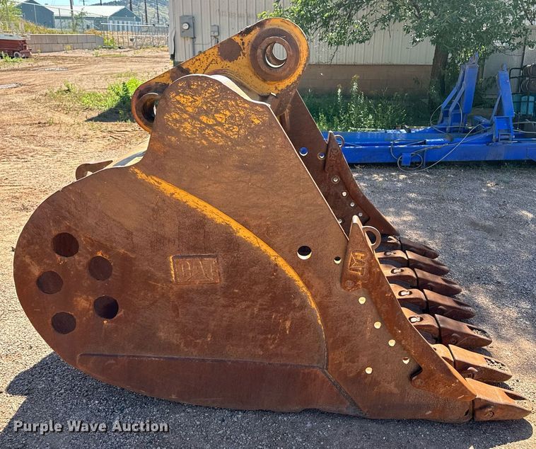 image for item EE7681 Caterpillar excavator bucket