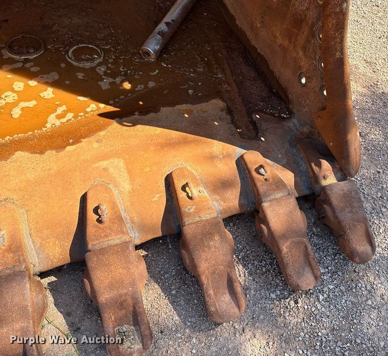 image for item EE7681 Caterpillar excavator bucket
